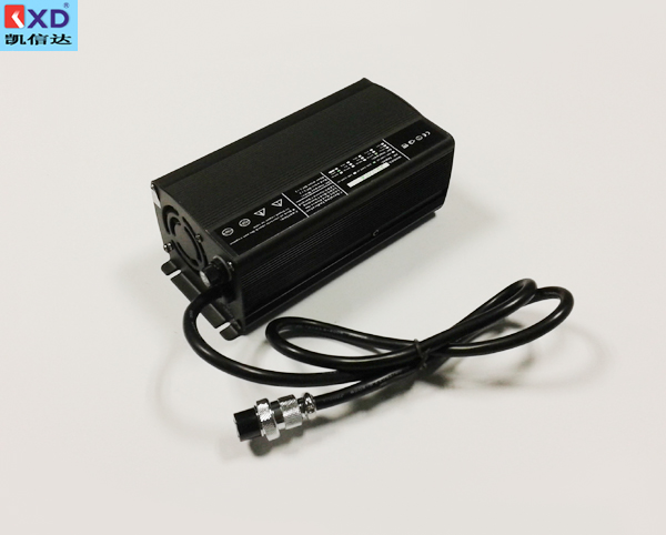 28.8V10A锂电池充电器
