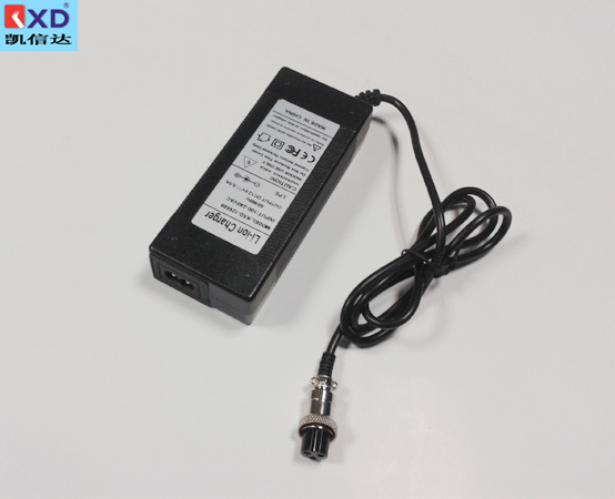 12.6V5A锂电池充电器