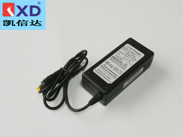 16.8v2A锂电池充电器