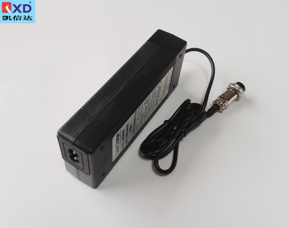 29.4V3A锂电池充电器