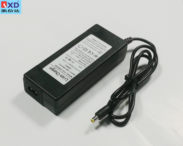 42V2A锂电池充电器