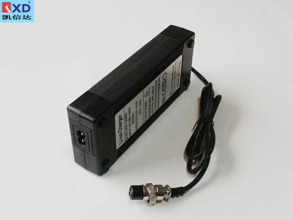 42V3A锂电池充电器